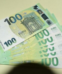 Euro €100 Bills